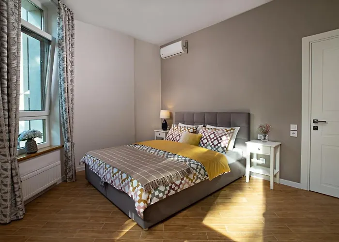 Bohemia At Italian Boulevard